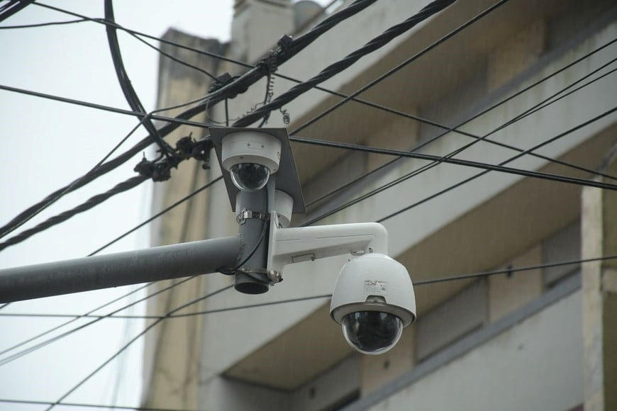 Cámaras de videovigilancia del tránsito en el microcentro. Foto: Manuel Fabatía