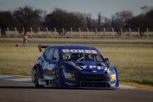 El TC2000 volvió a La Pampa y Franco Vivian puso a la Tracker al frente