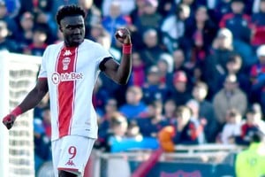 Jordy Caicedo fue el protagonista con sus goles, mientras que Orlando Gill fue expulsado.