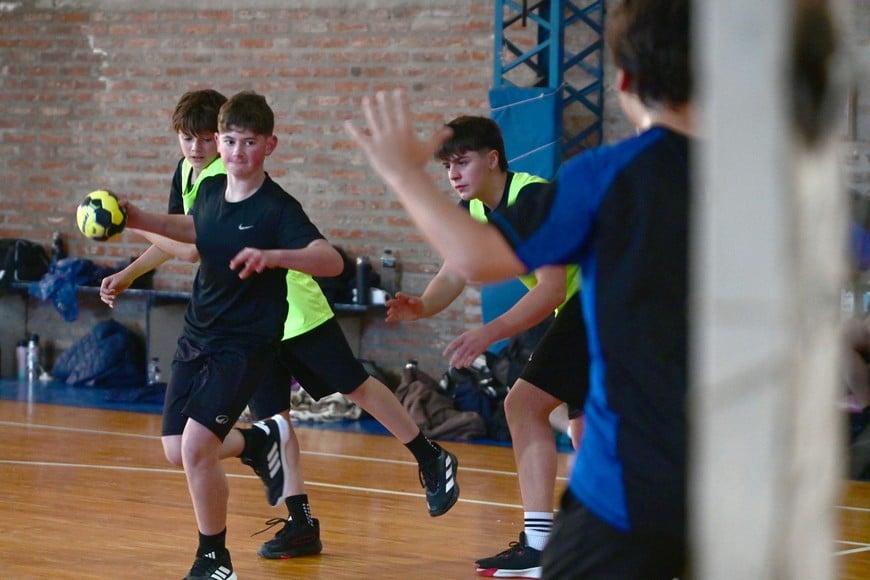 La Asociación Santafesina de Handball puso en marcha una experiencia inédita para sus seleccionados provinciales. Foto: Flavio Raina.
