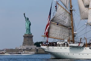 Excursión fatal en Nueva York: volcó una lancha cerca de la Estatua de la Libertad y murieron una madre y su bebé. Foto: Archivo / REUTERS / Carlos Barria.