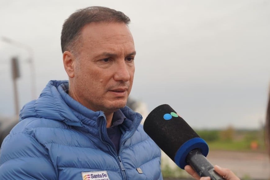 “Volvimos al trabajo en el río: el pilotaje en el cauce es el último tramo de la infraestructura que nos faltaba completar y un hito clave para cerrar esta obra histórica", dijo Lisando Enrico. Gobierno Provincial.