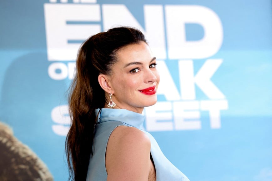 Cast member Anne Hathaway attends the world premiere for the film 'The End of Oak Street' in Los Angeles, California, U.S., August 9, 2026. REUTERS/Mario Anzuoni