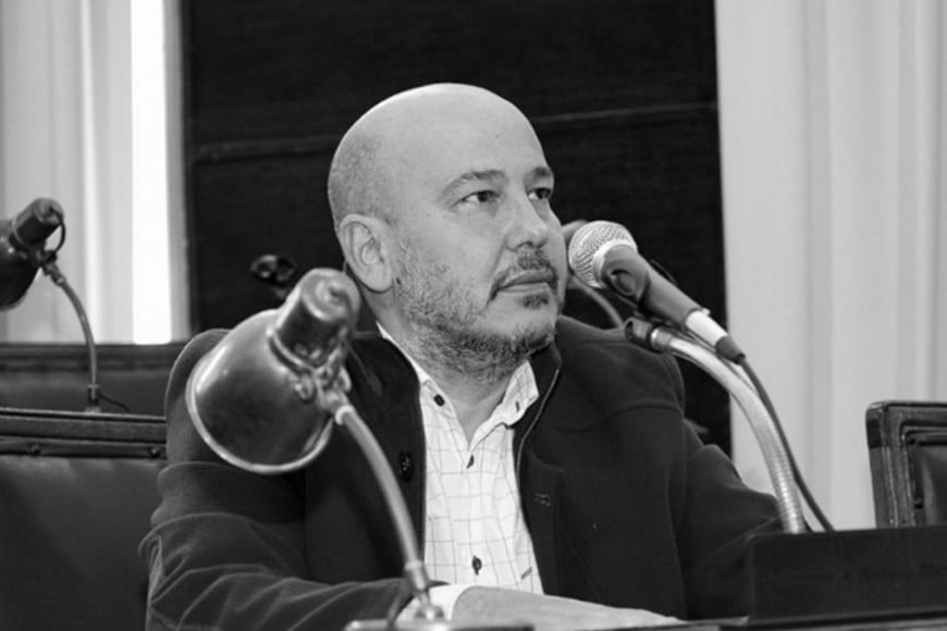 Guillermo Satalía Méndez tenia 52 años.