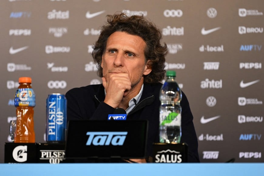 Soccer Football - Uruguay unveil Diego Forlan as new coach - Estadio Centenario, Montevideo, Uruguay - August 10, 2026
Uruguay coach Diego Forlan during the press conference REUTERS/Martin Varela
