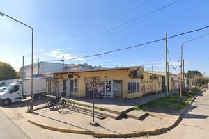 El hecho ocurrió el 1 de junio en un comercio de Lisandro de La Torre y Mendoza. Foto: Google Street View