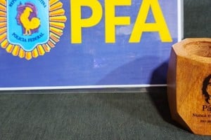 Uno de los elementos incautados durante el allanamiento. Foto: PFA
