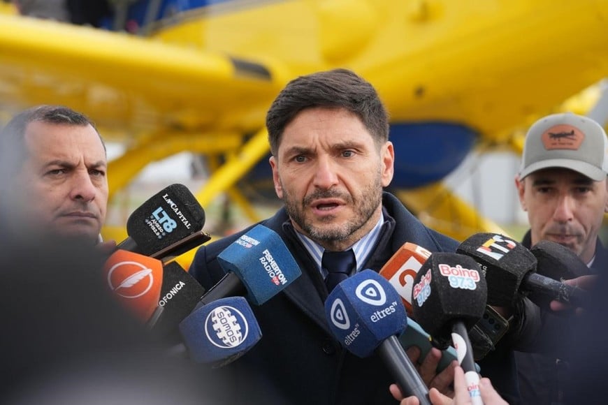 Santa Fe presentó su nueva flota aérea para combatir incendios.
