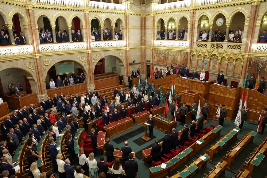 Hungary's newly elected President Andras Baka takes his oath of office at the parliament in Budapest, Hungary, August 11, 2026. REUTERS/Bernadett Szabo