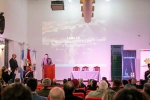 El acto estuvo encabezado por el intendente Raimundo, en el Auditorio del Complejo Museológico.
