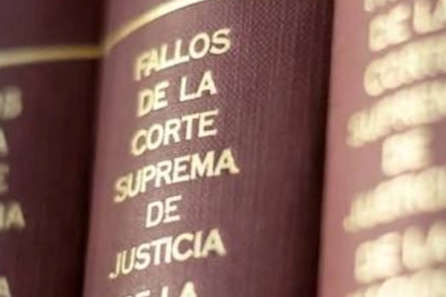 El trámite debe iniciarse durante el año anterior al cumplimiento de los 75 años.