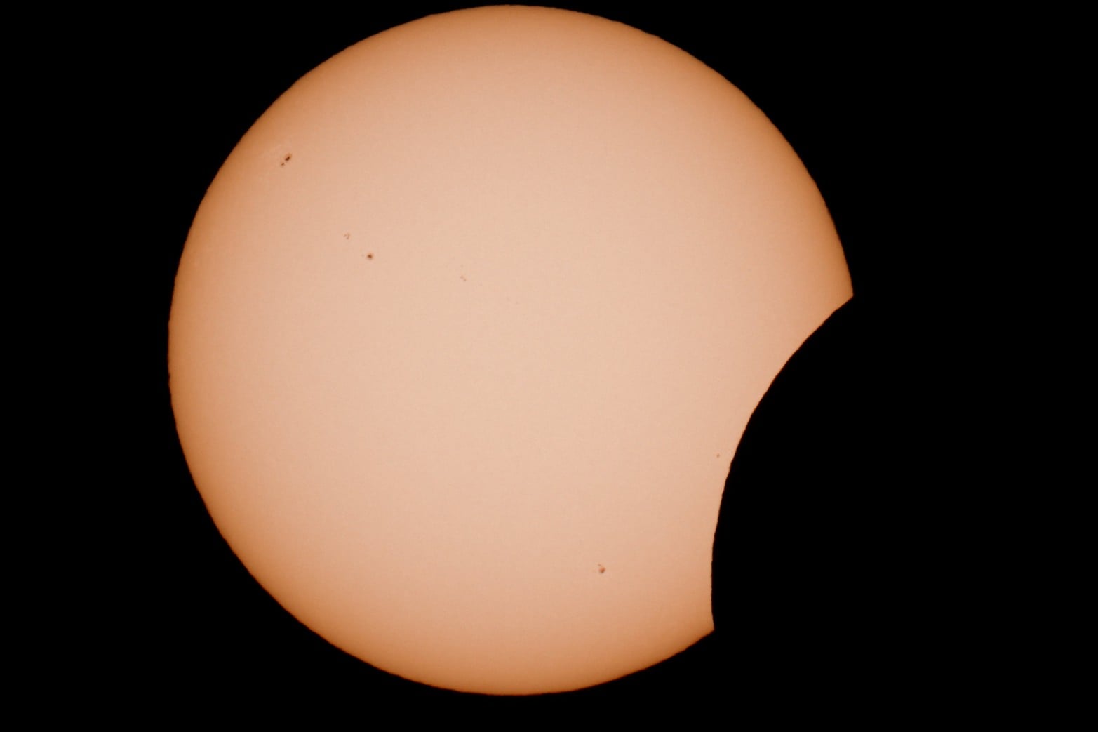 Eclipse solar total 2026 en fotos: Europa mira al cielo por un fenómeno histórico