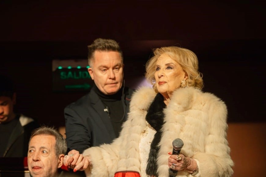 Carlos Rottemberg presentó “Pasen y lean” en el Teatro Liceo: palabras de Mirtha Legrand