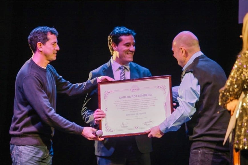 Carlos Rottemberg presentó “Pasen y lean” en el Teatro Liceo: