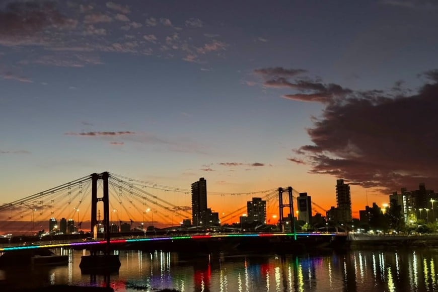 El Puente Colgante estrenará su renovado sistema de iluminación.