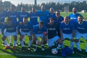 Los integrantes del equipo de Alco SA, campeón otra vez del torneo Afa-Gillette en el predio de Ezeiza