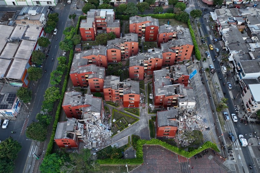 A drone view shows collapsed buildings in the "Los Bloques" complex following an earthquake in Pereira, Colombia, August 13, 2026. REUTERS/Luisa Gonzalez