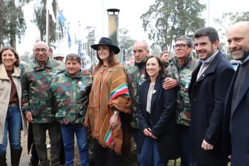 Hija de combatiente de Malvinas, la vicepresidenta disfrutó del encuentro con los veteranos de guerra venadenses. Foto. MVT
