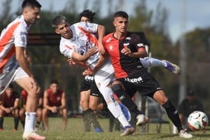 Déboli realizó las divisiones inferiores en el Sabalero y fue uno de los goleadores de la Reserva