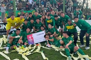 El estadio de la Villa Recreativa del Club Atlético Tostado fue escenario de una tarde histórica, donde el local pudo vencer sin demasiadas dificultades a Club Unión de Santa Fe.