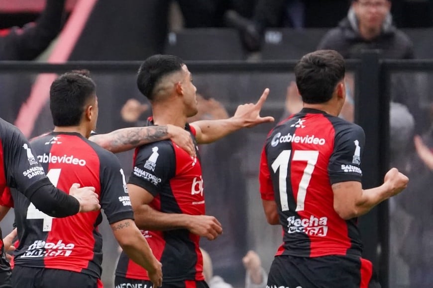Golazo de Toledo | Colón-Patronato | Estadio Brigadier López. Foto: Fernando Nicola