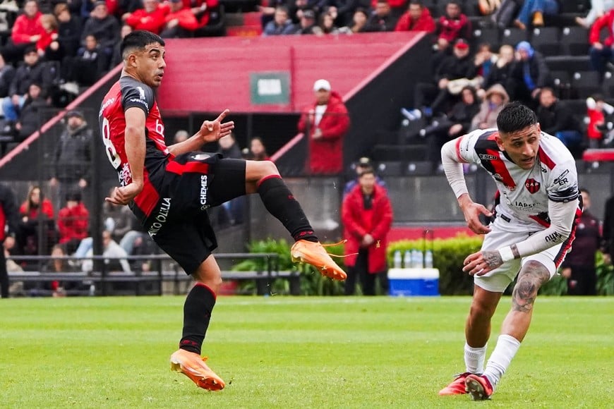 Golazo de Toledo | Colón-Patronato | Estadio Brigadier López. Foto: Fernando Nicola