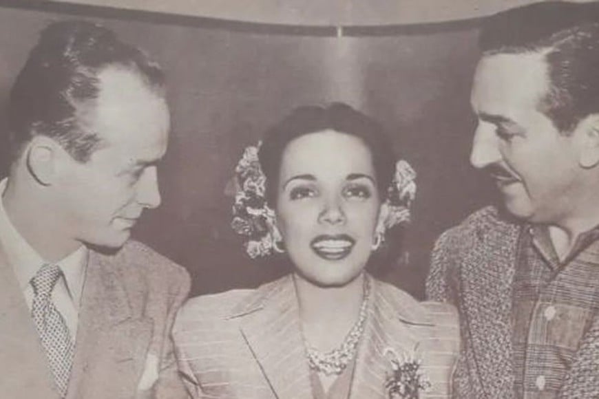 Estol con la actriz Aurora Miranda y Walt Disney en los 40. Foto: Revista "Aquí está"