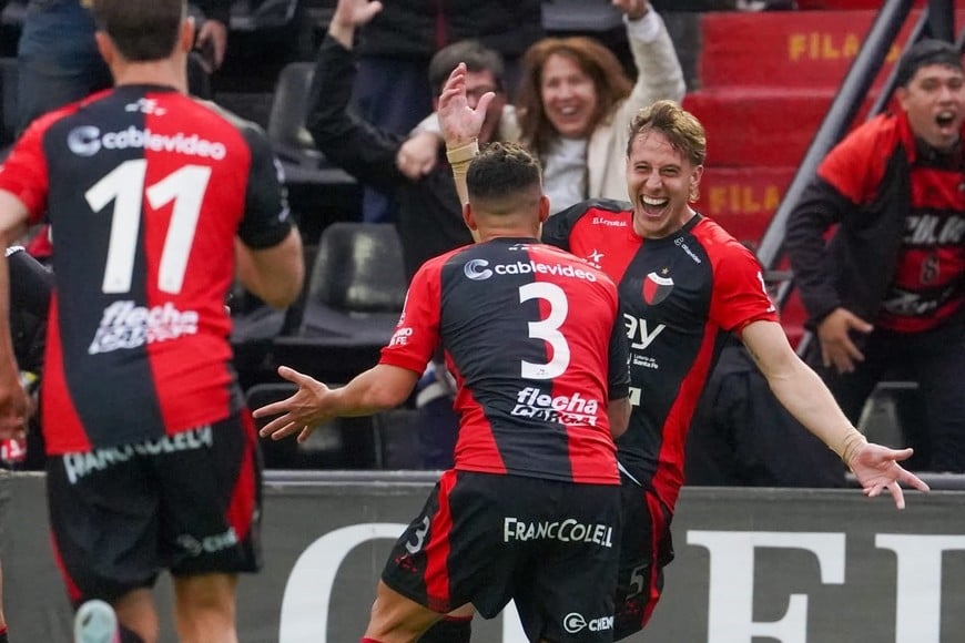 Gol de Matías Muñoz para el 3-0. Foto: Fernando Nicola