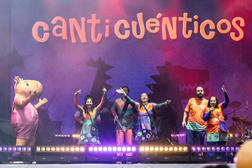 Juegos Suramericanos: 40.000 personas acompañaron la llegada de la Antorcha a la ciudad de Santa Fe. Foto: Gobierno de Santa Fe.