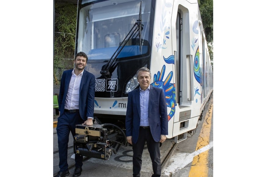 Giuliano y Monteverde presentaron formalmente la iniciativa ante CRRC, mantuvieron reuniones con autoridades y especialistas y recorrieron uno de los sistemas integrados de transporte más importantes del mundo.