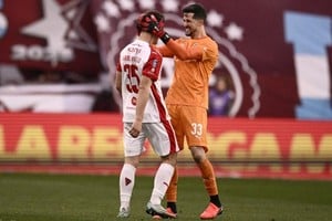 Independiente se levantó tras una semana turbulenta y venció 3-1 a Lanús