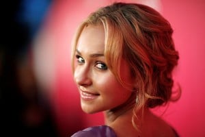 Durante la inspección del departamento donde la actriz fue encontrada sin signos vitales, los efectivos policiales hallaron una dosis de Narcan sobre el colchón de la habitación. REUTERS/Mario Anzuoni