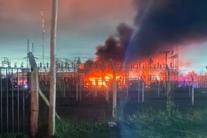 Apagón en La Plata por el incendio de una central eléctrica.