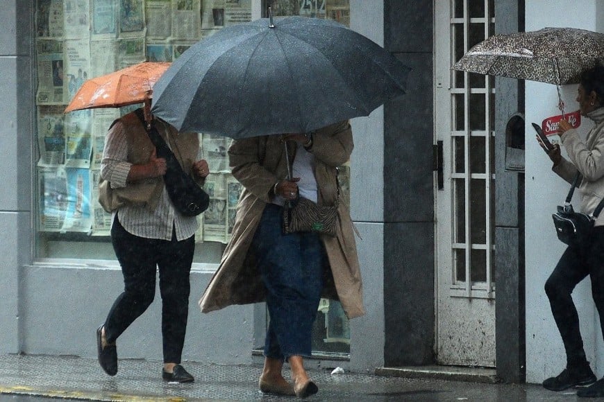 El lunes feriado tendrá probabilidades de lluvias y fuertes ráfagas de viento.