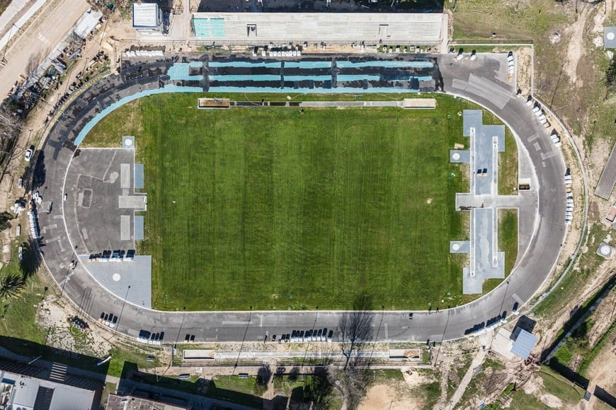 Las obras incluyen nuevos vestuarios, tribuna, sanitarios y espacios para atletas.