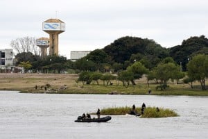 El Ejército comenzará las tareas para retirar el embalsado de la laguna Setúbal.