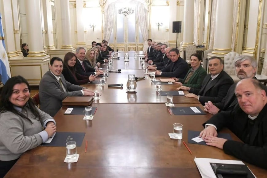 El Gobierno se reunió con la Iglesia para coordinar la visita de León XIV: