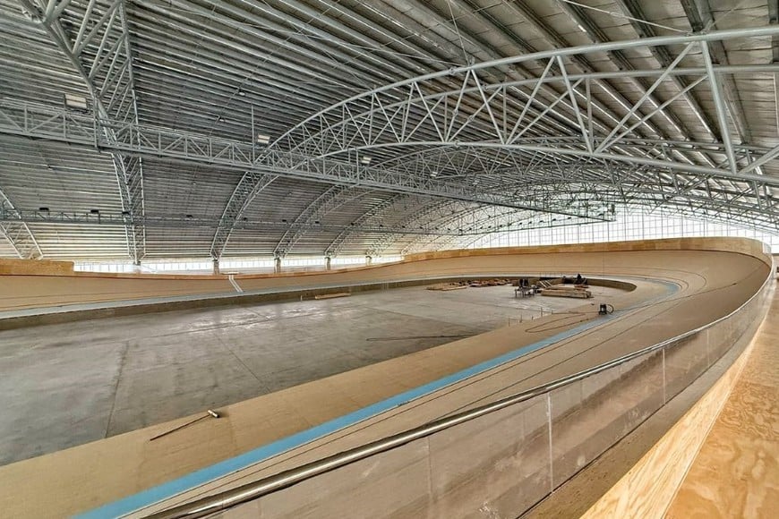 La estructura tiene además 11 vigas de 70 metros de longitud,