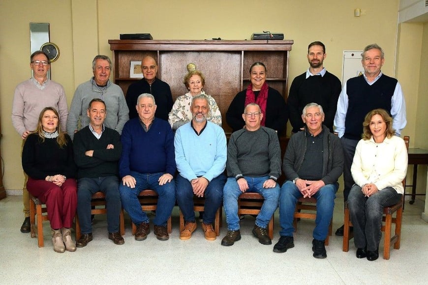 Consejo de Representantes: Med. Germán Nast, Med. Livio Lépore, Med. Salvai, Od. Blanca Tuells, Farm. Cynthia Sevilla, Kgo. Rodrigo Masat, Med. Alejandro Montagne, Farm. Maricel Airasca, Med. Alberto Scarabotti, Med. Enzo Cavallero, Kgo. Gustavo Menta, Od. Leonardo Carnielli, Med. Orlando Zenobi y Farm. Claudia Castini. Foto: Guillermo Di Salvatore