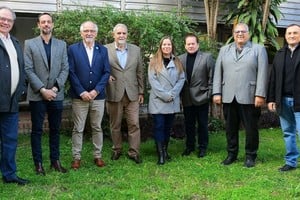Directorio: Med. Carlos Chaillou, Med. Dario Tassi, Med. Vet. Jorge Lazzaroni, Med. José Luis Del Río, Med. Paola Lavia, Od. Antonio Daniel Marelli, Med. Vet. Horacio Mezzadra y Kgo. Guillermo Garcia. Foto: Guillermo Di Salvatore