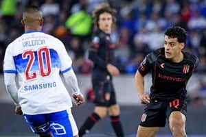 Estudiantes vs Universidad Católica de Chile. Foto: @EdelpOficial