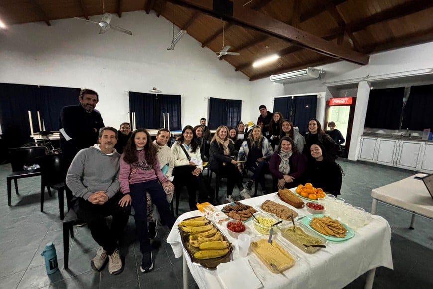 Deportistas participaron de actividades sobre entrenamiento invisible y vida saludable.