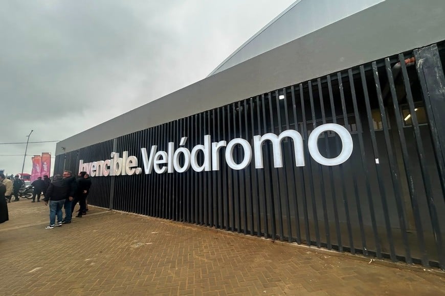 Invencible Velódromo ya inaugurado en Rafaela. Crédito: El Litoral