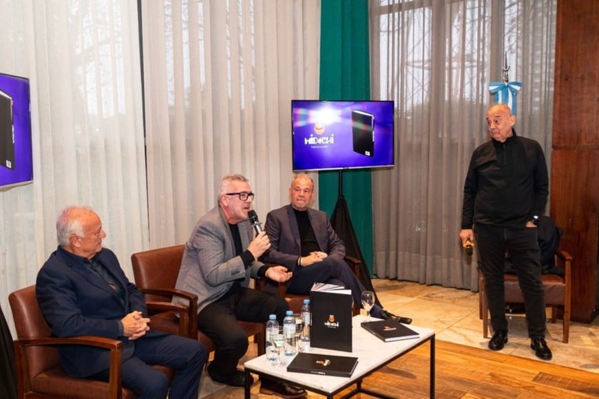Presentación del libro “Todo fue un sueño” de Midachi, en el Hotel Los Silos