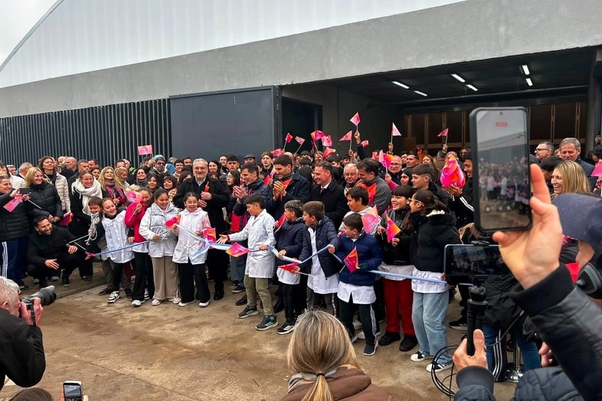 Invencible Velódromo ya inaugurado en Rafaela. Crédito: El Litoral