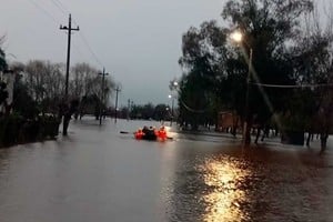 La seguidilla e intensidad de precipitaciones complicó al vecino país.