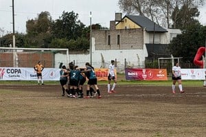 El festejo de Social tras uno de los 5 goles de la ida. Foto: Prensa Copa Santa Fe.
