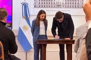 Pullaro y Úbeda Castillo encabezaron la firma del nuevo acuerdo de cooperación entre Santa Fe y UNICEF.