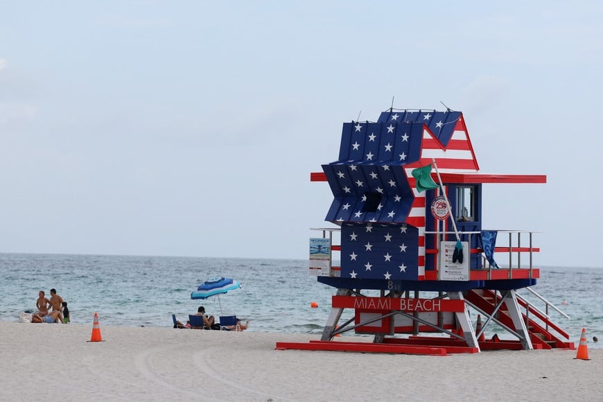 Soccer Football - FIFA World Cup 2026 - Scotland fans march along Ocean Drive - Ocean Drive, Miami Beach, Florida, U.S. - June 23, 2026
General view of a lifeguard tower on Miami Beach IMAGN IMAGES via Reuters/Nathan Ray Seebeck