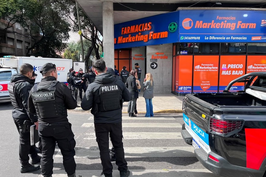 El ataque ocurrió dentro de una farmacia ubicada en pleno centro de Rosario.